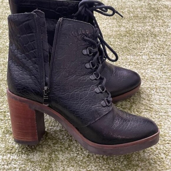 Fabianelli Black Booties - size 9 (3.5 inch heel) - Picture 3 of 4